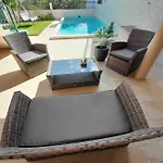 Gasthuis Paradise House - In With Private Pool And Private Garden