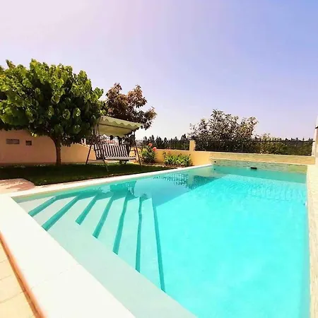 Paradise House - In With Private Pool And Private Garden Gasthof Aldeia do Mato (Santarem)