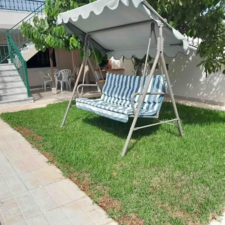 Paradise House - In With Private Pool And Private Garden Guest house *