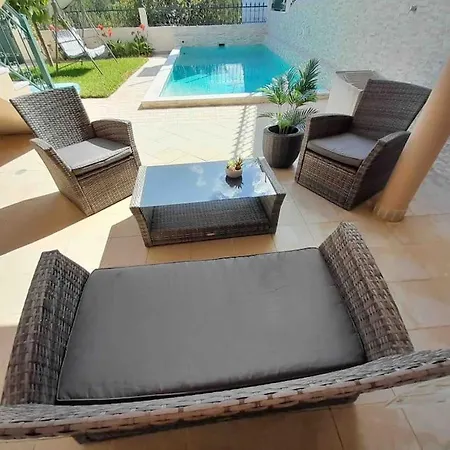 Guest house Paradise House - In With Private Pool And Private Garden