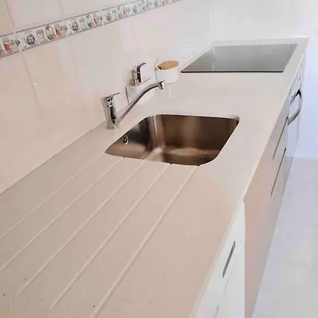 Paradise House - In With Private Pool And Private Garden Guest house