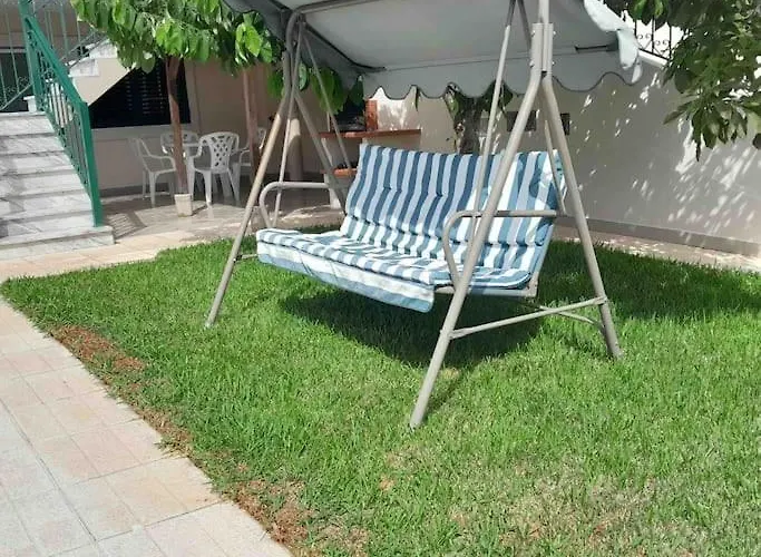 Paradise House - In With Private Pool And Private Garden Гостевой дом 4*