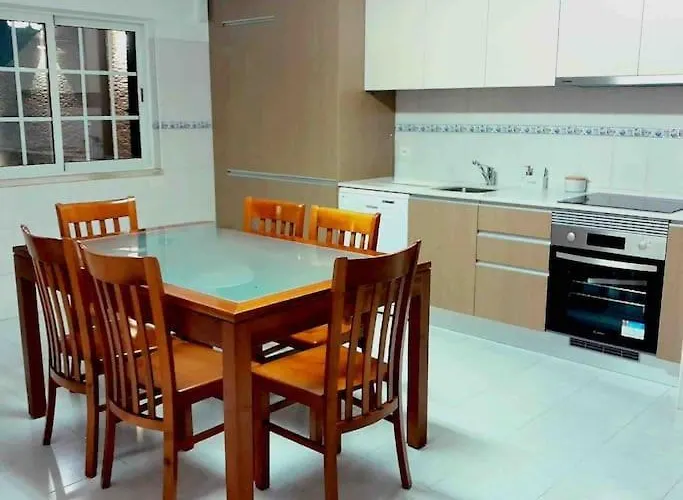 Paradise House - In With Private Pool And Private Garden ゲストハウス 4*