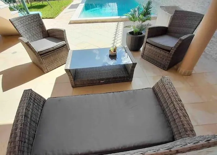 ゲストハウス Paradise House - In With Private Pool And Private Garden