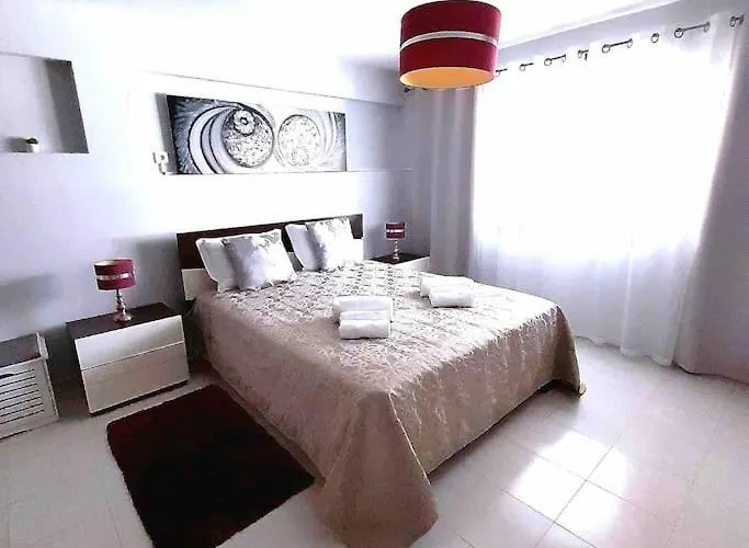 Paradise House - In With Private Pool And Private Garden 4* Aldeia do Mato (Santarem)