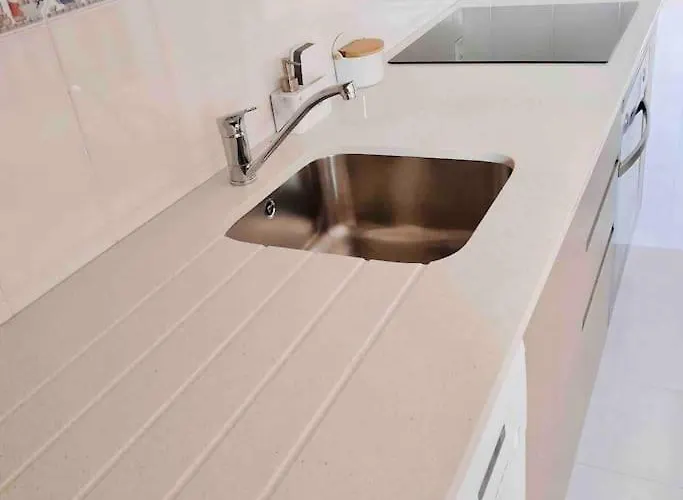 Paradise House - In With Private Pool And Private Garden ゲストハウス